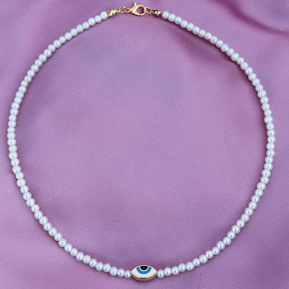 Figured Pearl Necklace - Picture 1 of 5